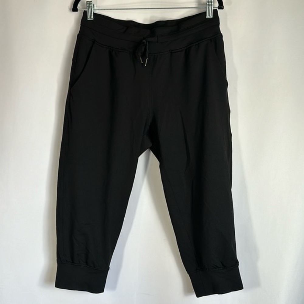 Zyia Active Black Ascend Capri Joggers Size Large